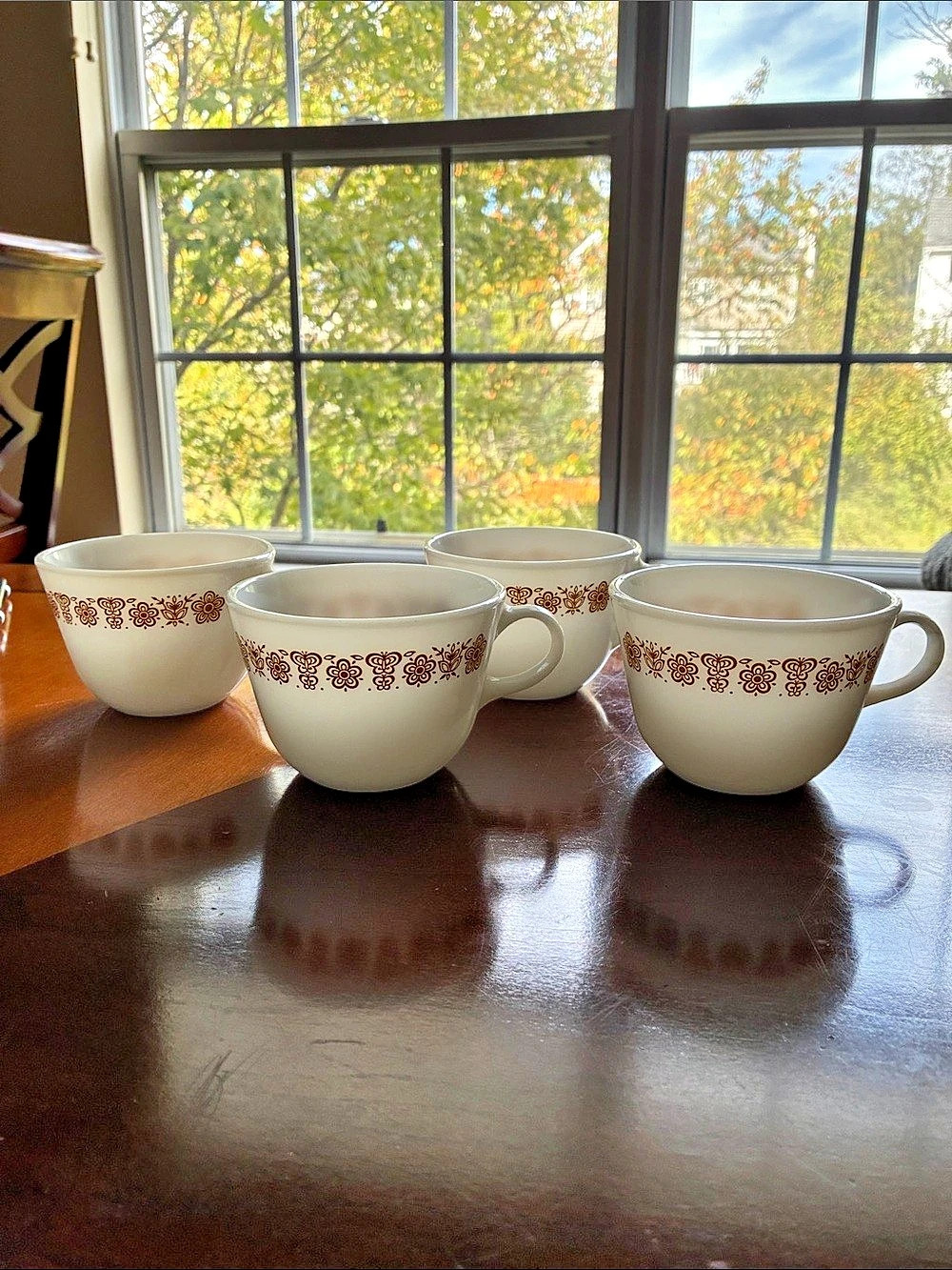 Pyrex Coffee Cups Set of 4 in White & Gold